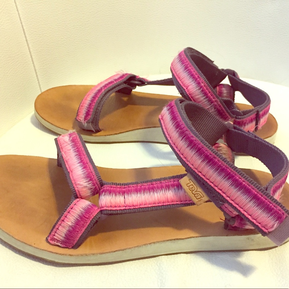 Women’s Teva Size 9 Pink Ombre